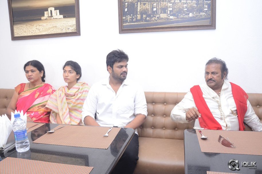Mohan-Babu-and-Family-Launches-Junior-Kuppanna-Hotel